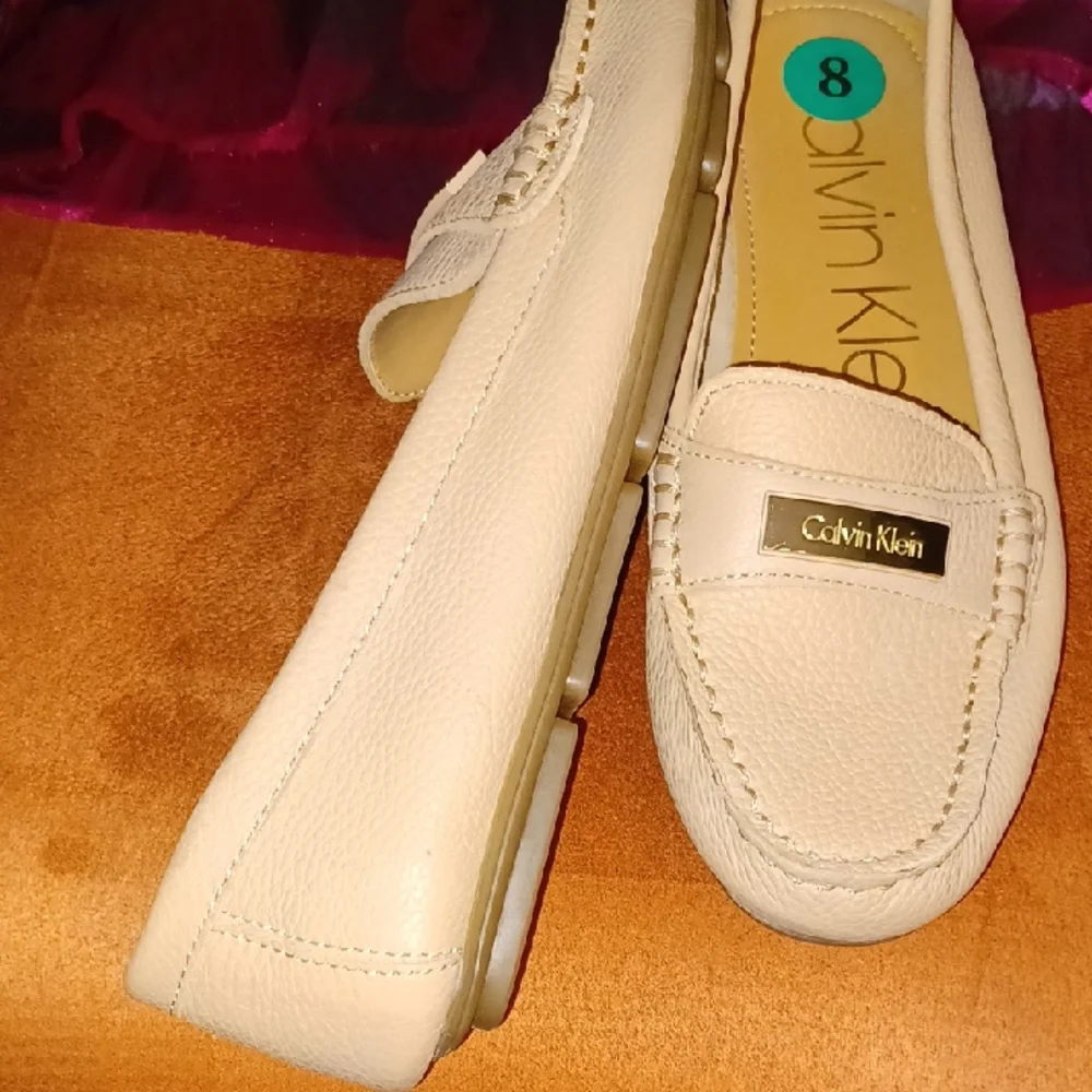 Calvin Klein Beige Loafers for Women - Picture 5 of 6
